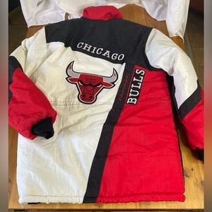 Vintage Chicago Bulls NBA Long Puffer Jacket Black/Red 90s